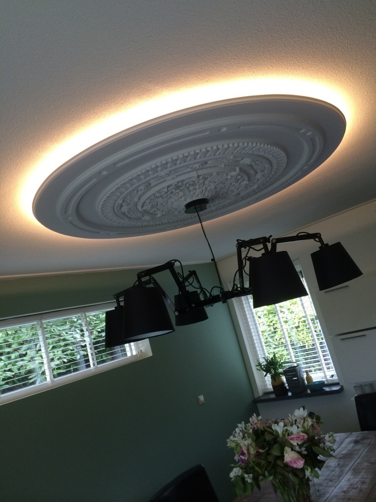 home > portfolio > Meubelen en verlichting Verlaagd plafond rond - Interieurvormgeving Jacqueline